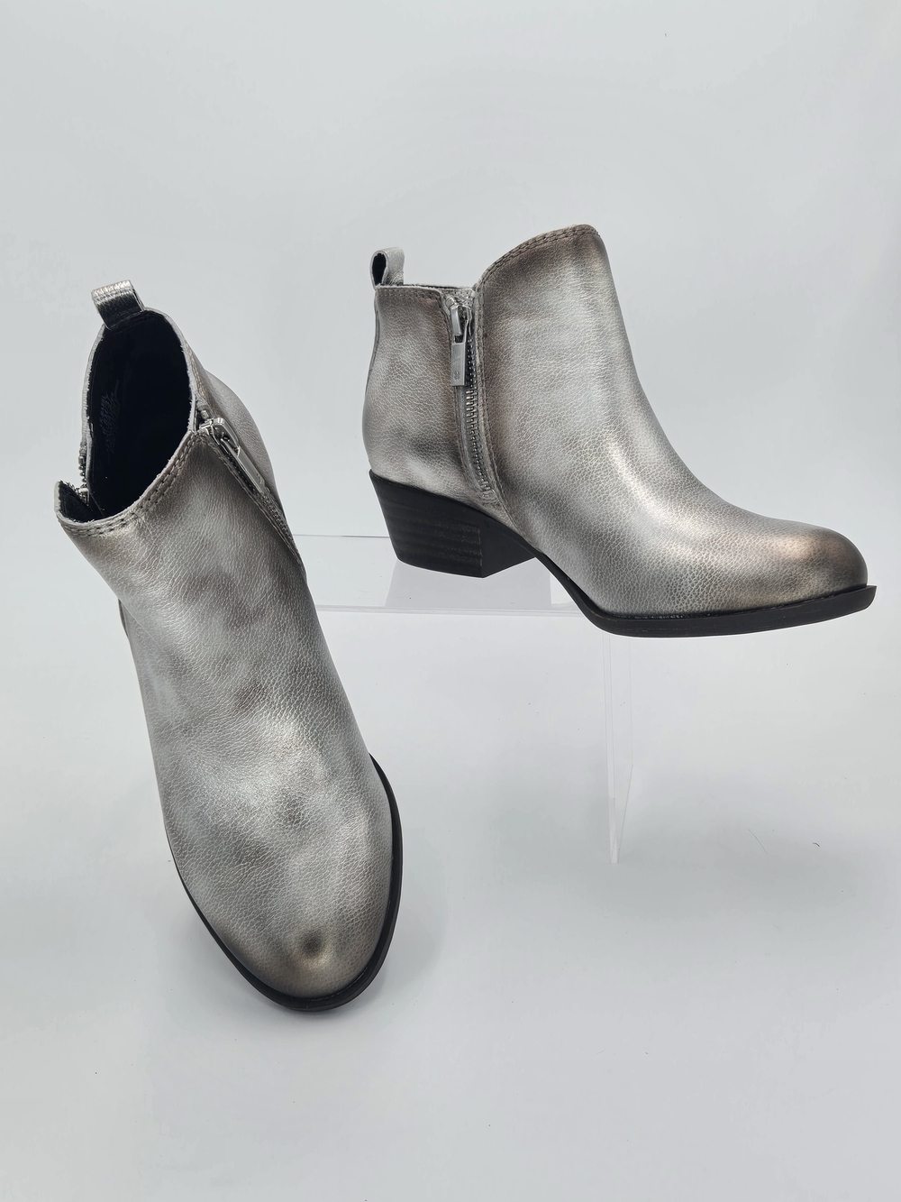 Lucky Brand Basel Silver Washed Metallic Soft Leather Ankle Booties Size 6.5